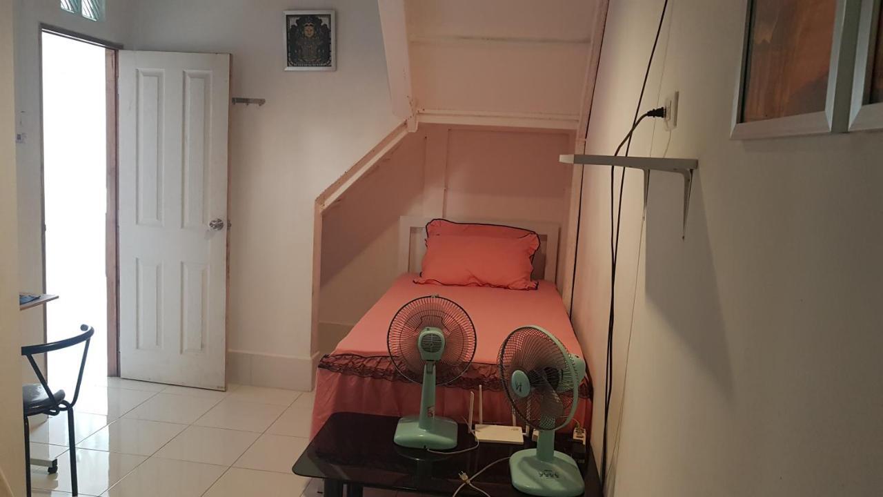 Sam's Place Homestay *