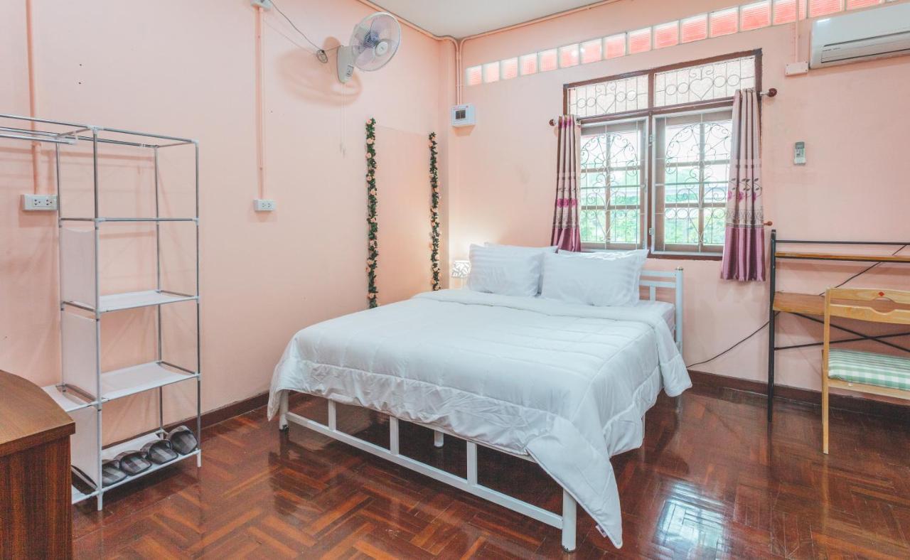 Gaiwandhanat Ở trọ