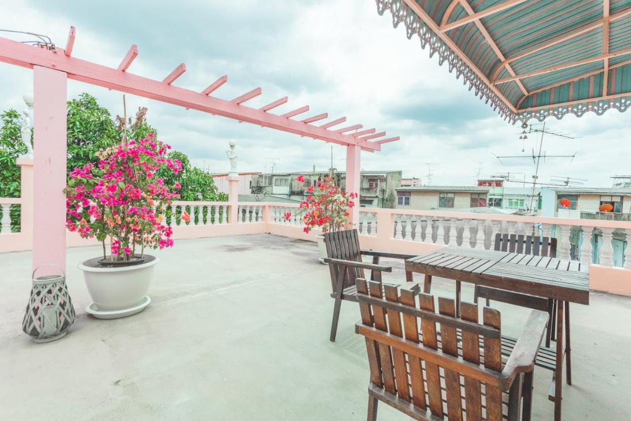 Gaiwandhanat Ở trọ