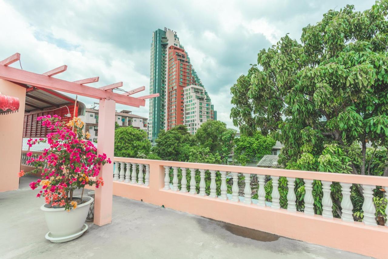 Gaiwandhanat Ở trọ