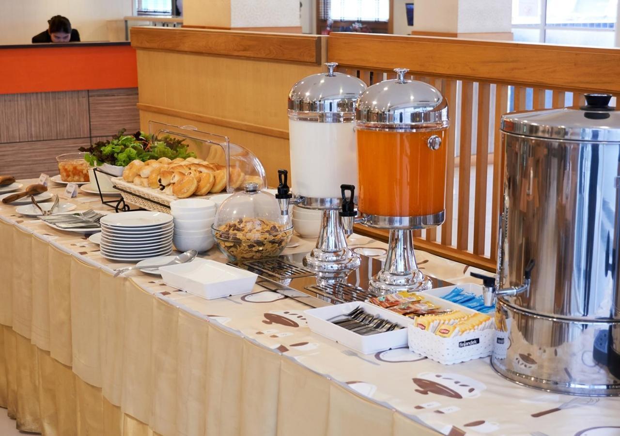 Prom Ratchada Hotell Bangkok
