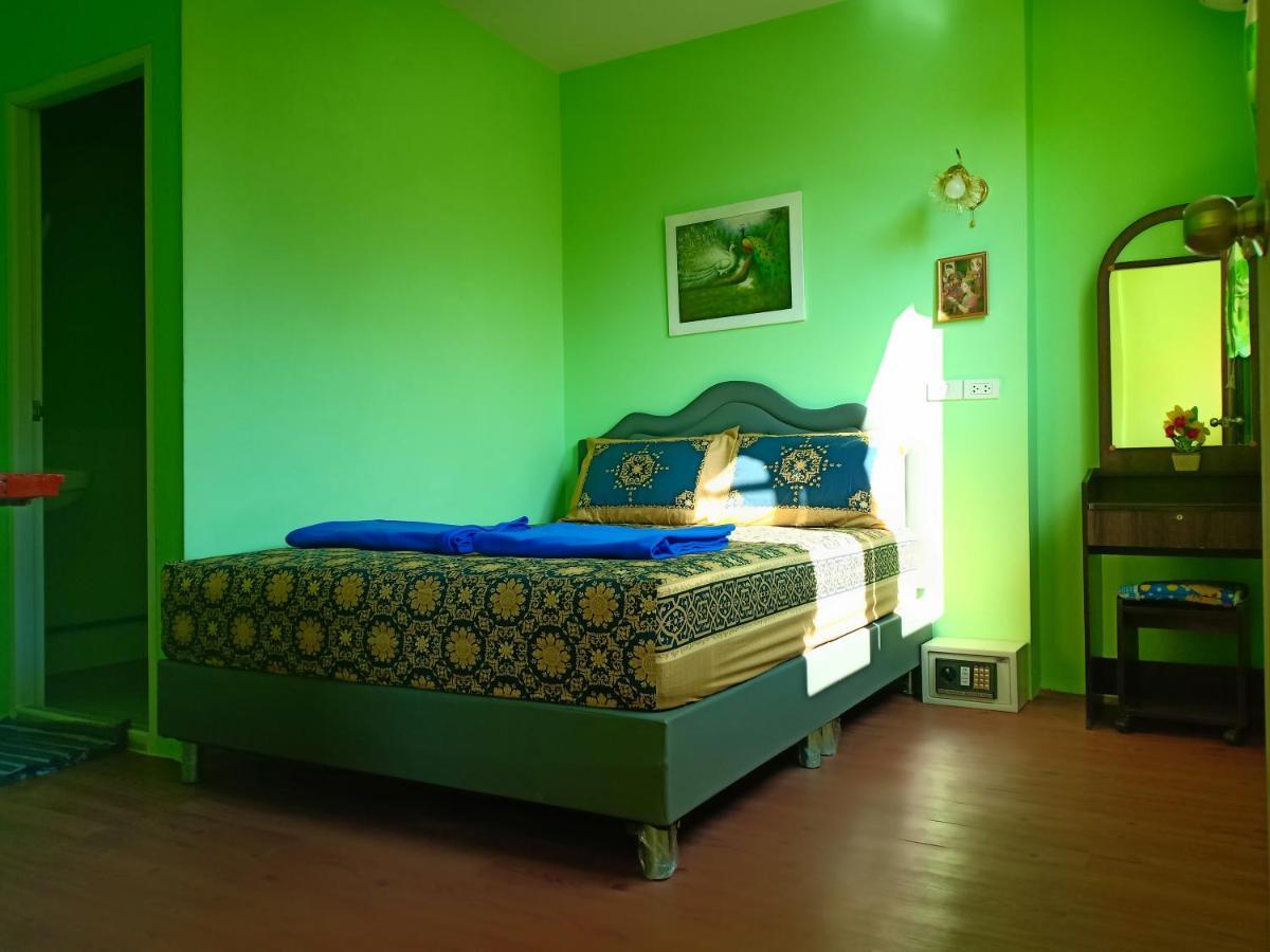 Santo House 2*