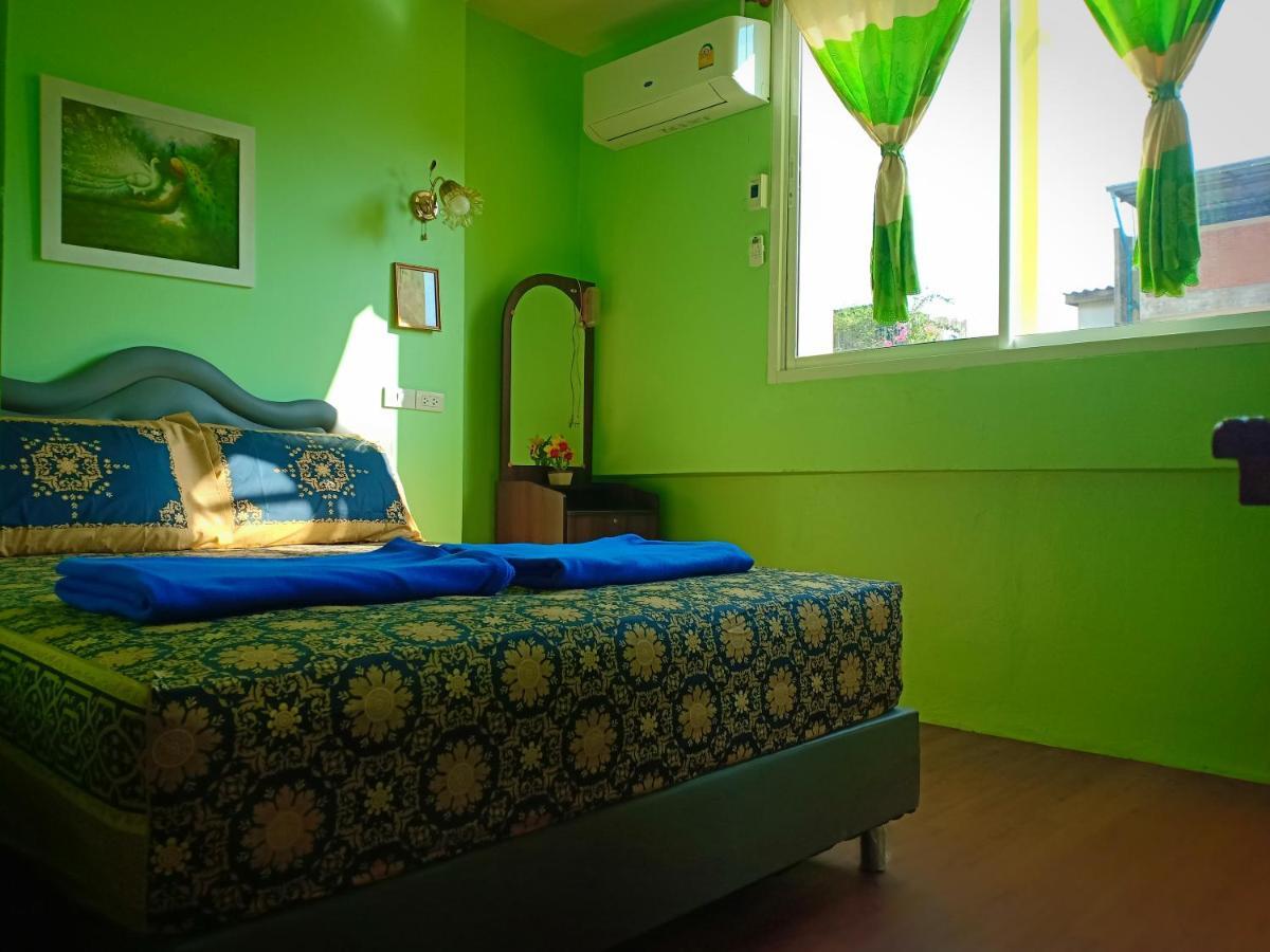 Khách sạn Santo House 2*