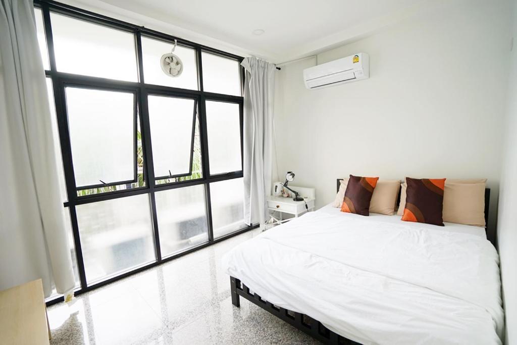 Rabbitat Hostel *