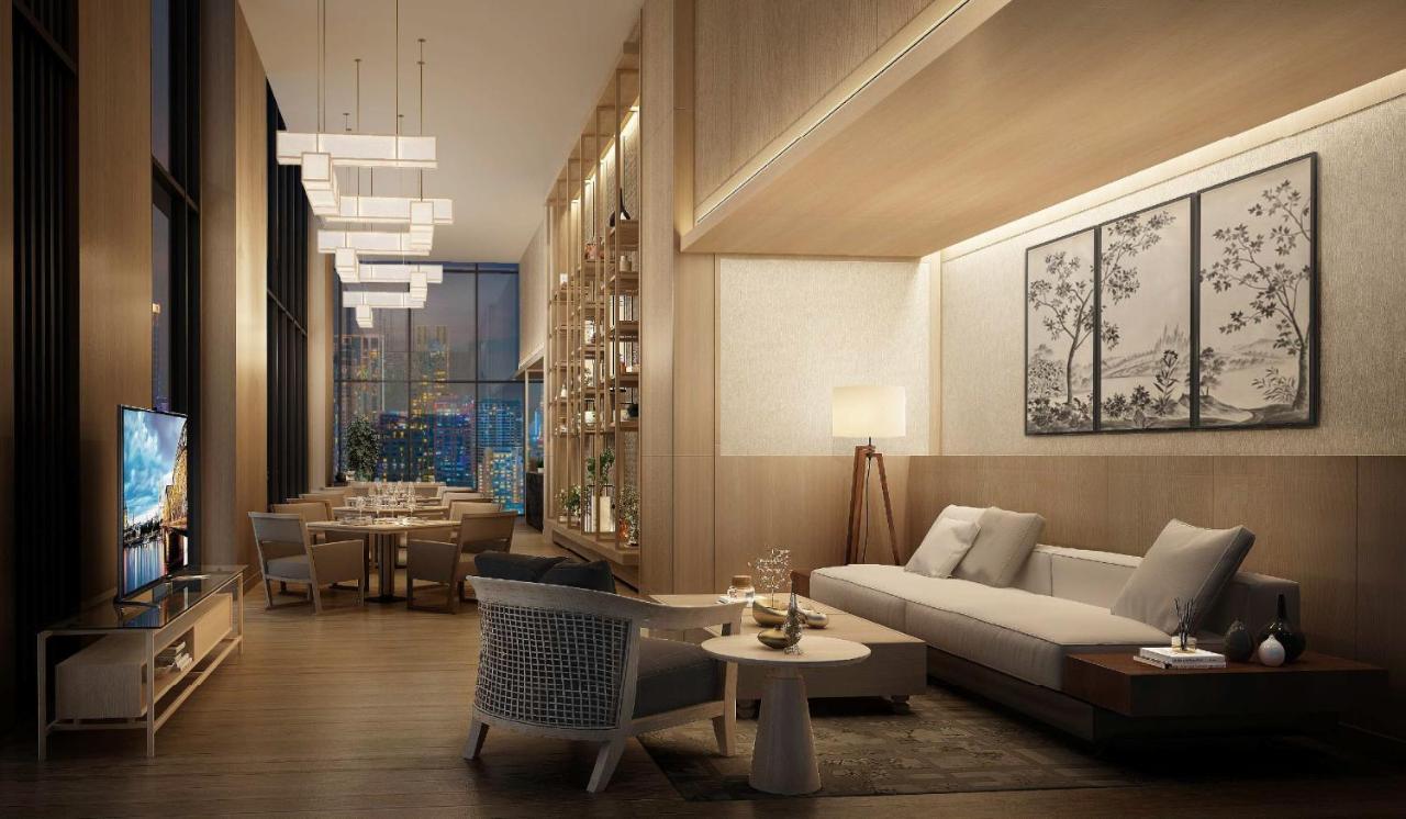 Khách sạn Oakwood 5*