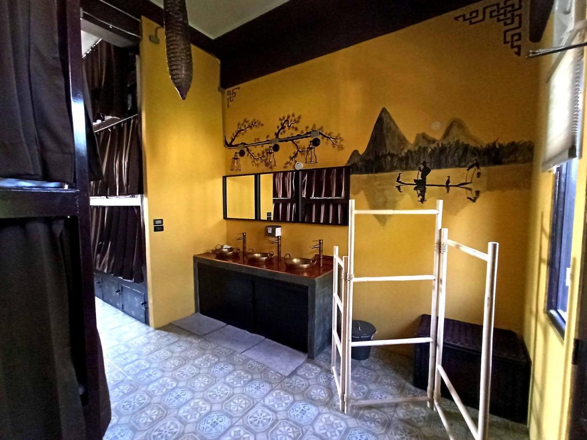 Long Feng Hostel *