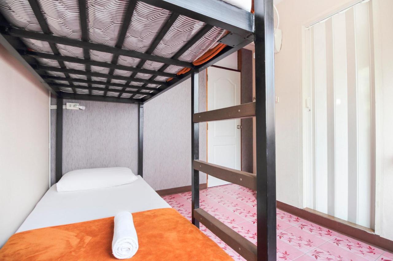 Khách sạn Oyo 537 Na Banglampoo