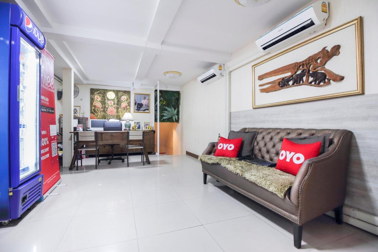 Khách sạn Oyo 537 Na Banglampoo 3*