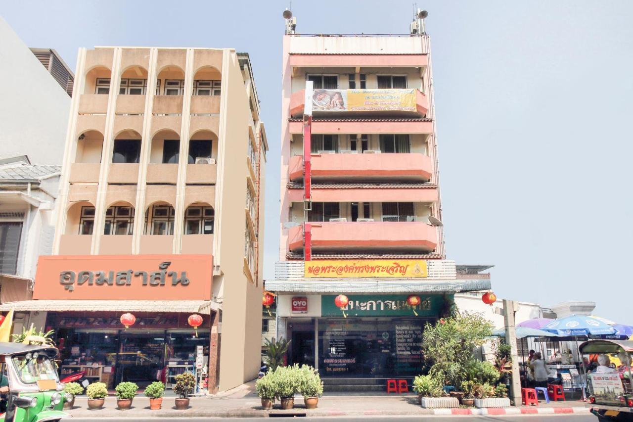 Khách sạn Oyo 537 Na Banglampoo