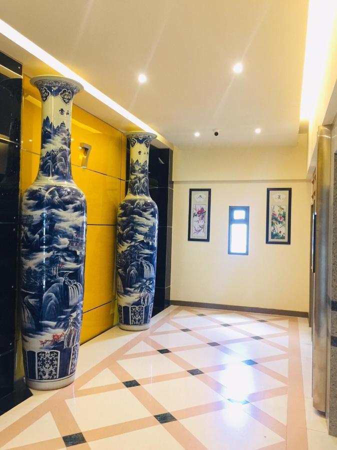 Hotel Newravan *