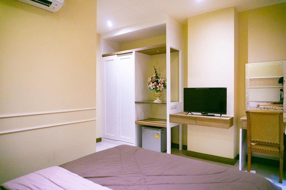 Newravan Hotel *