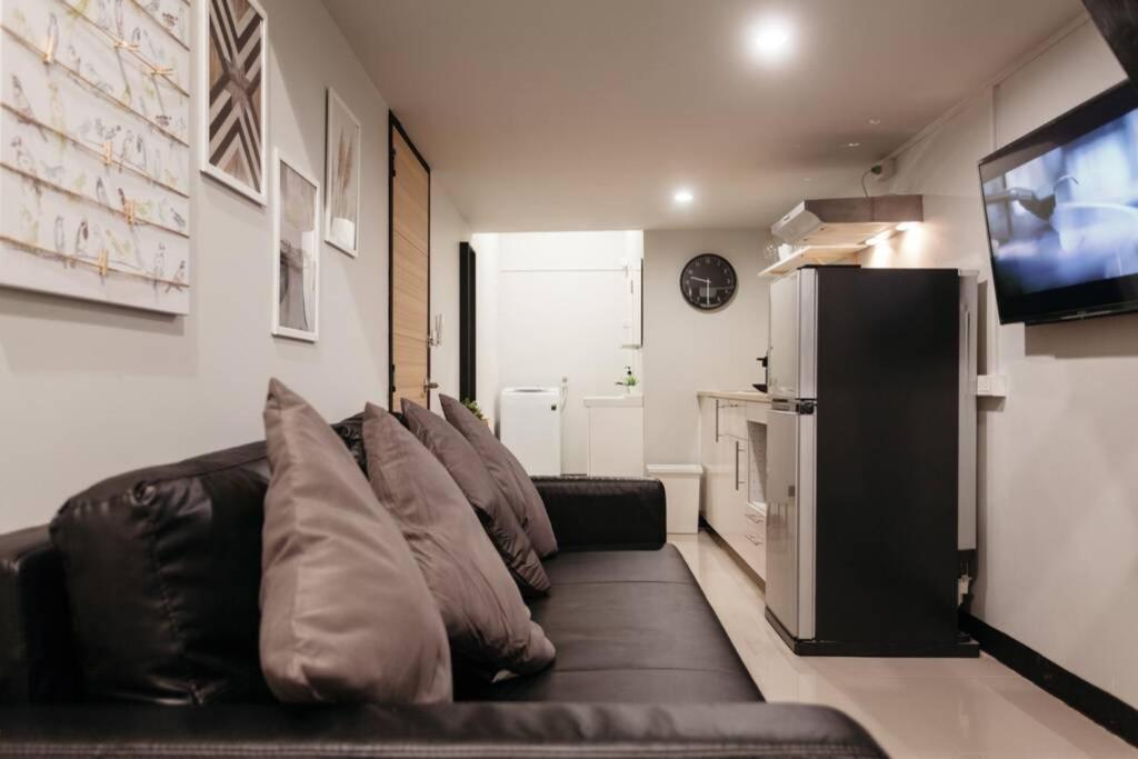 Apartment S1 Large Duplex Silom 3 Beds, Full Kitchen Wifi *