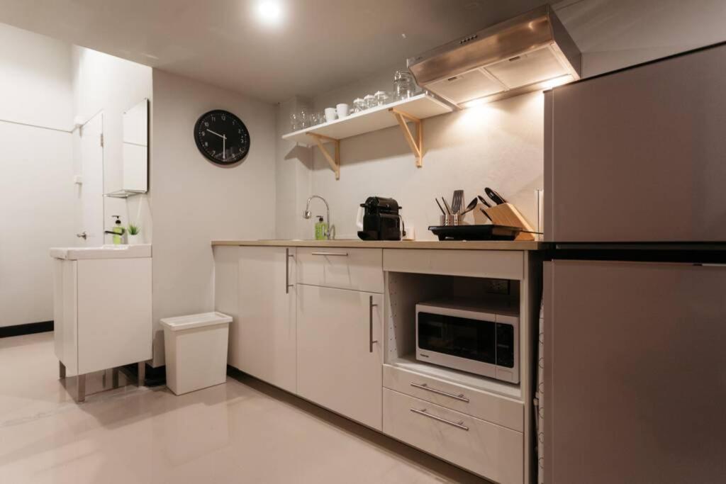 Apartment S1 Large Duplex Silom 3 Beds, Full Kitchen Wifi