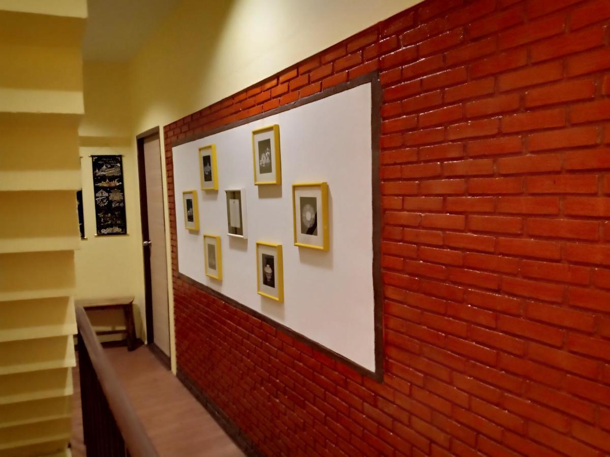 Khách sạn Santo House