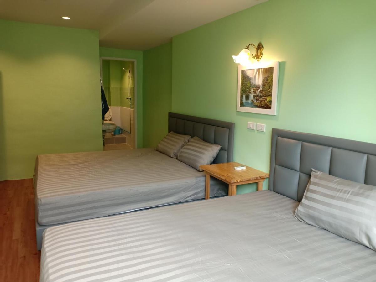 Santo House 2*