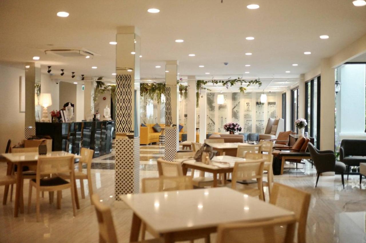 Ozone Samyan Hotel