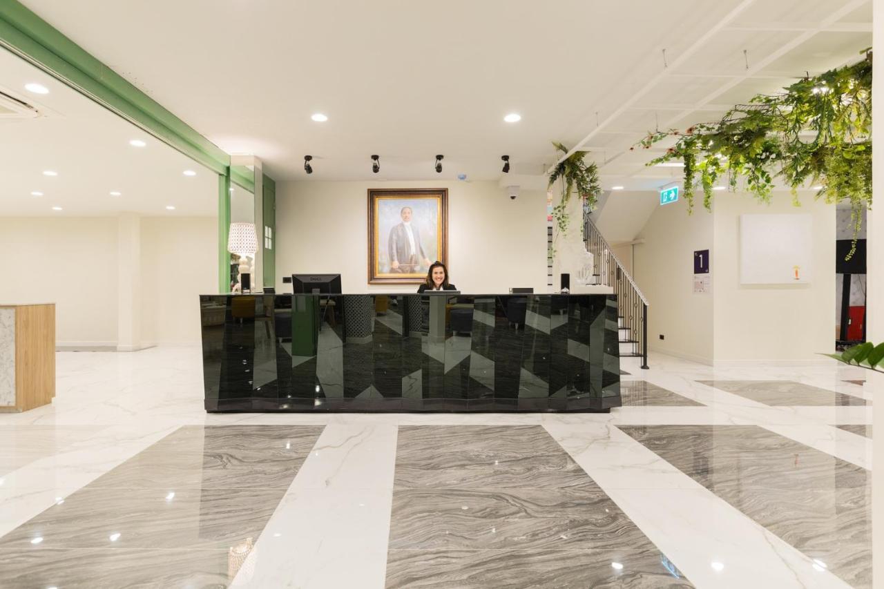 Ozone Samyan Hotel