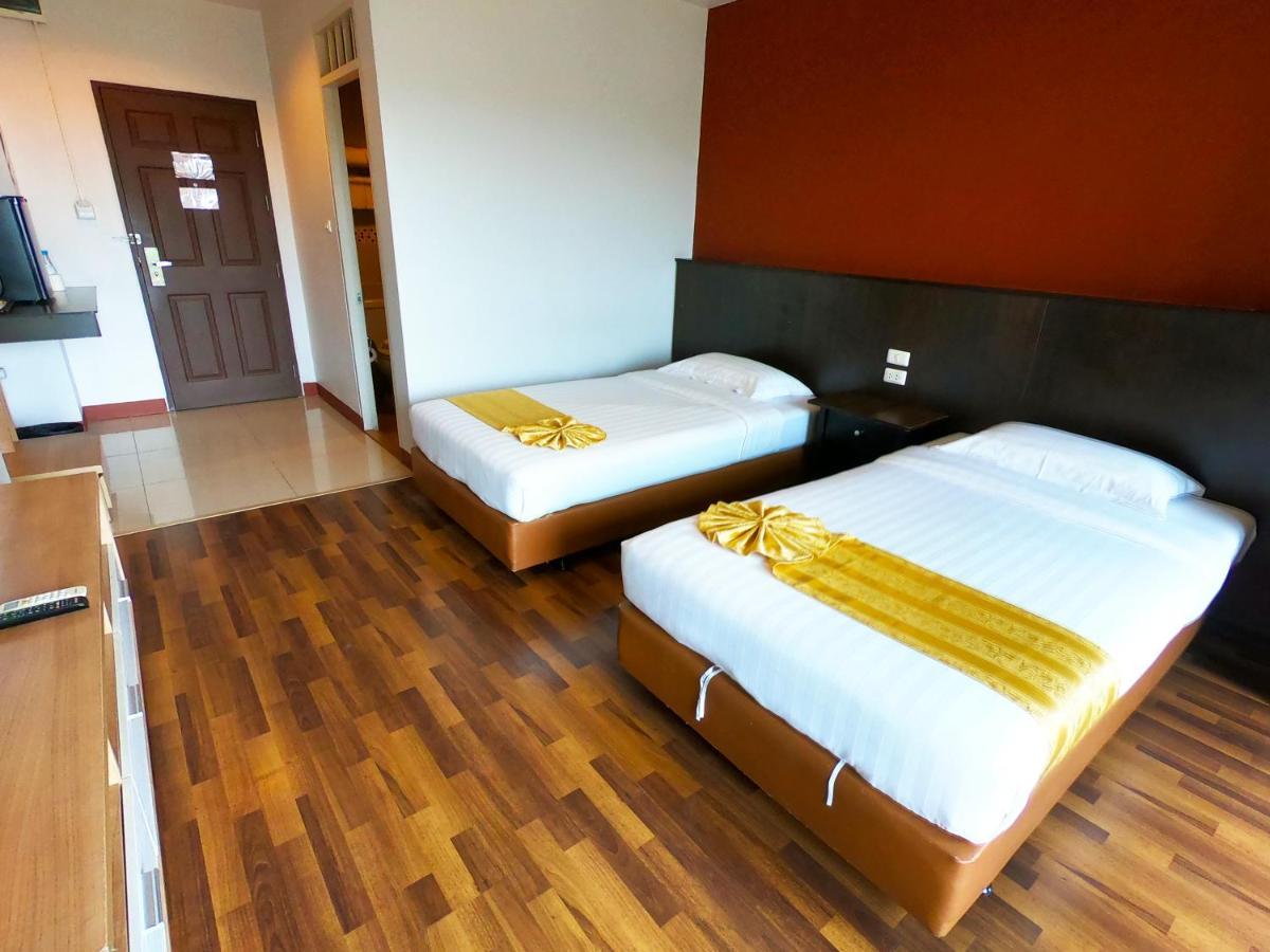 101 Holiday Hotel 3*
