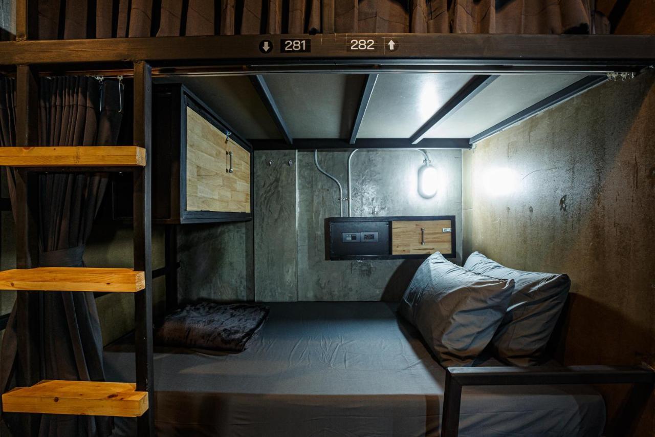 Episode 11 Hostel