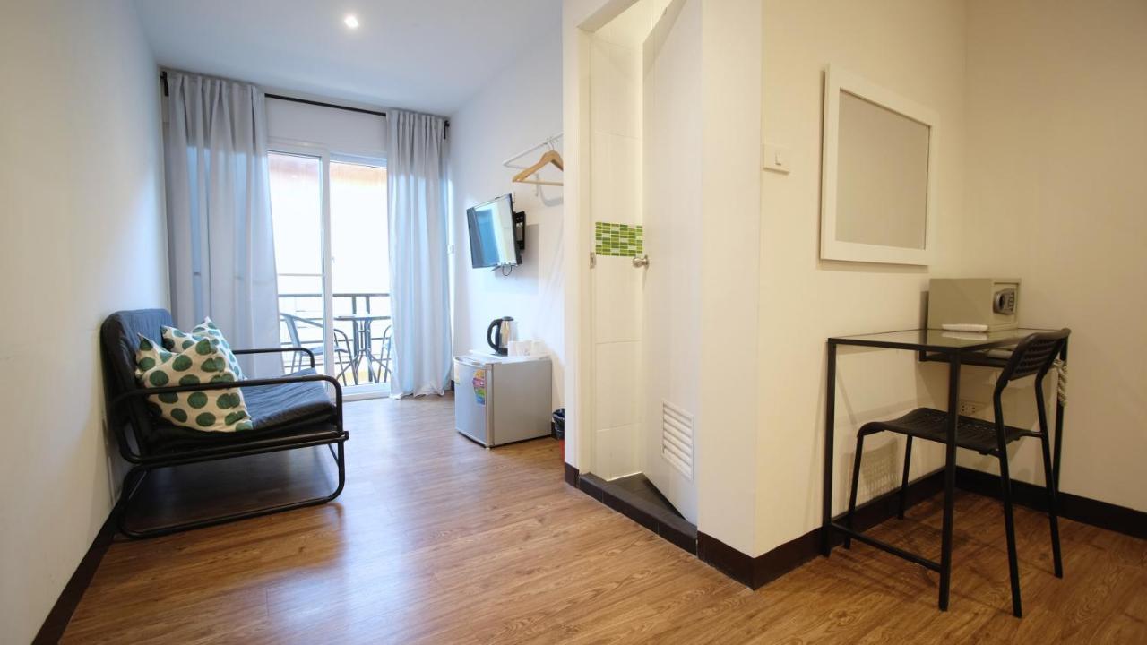 Hotell V - Mrt Huai Khwang 3*