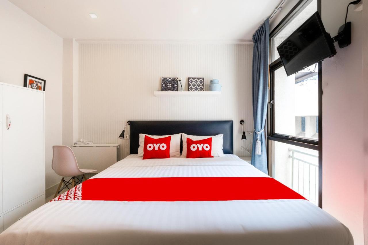 Oyo 960 The Urban Age Deluxe Hotel