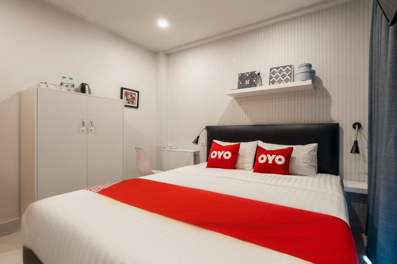 Oyo 960 The Urban Age Deluxe Hotel