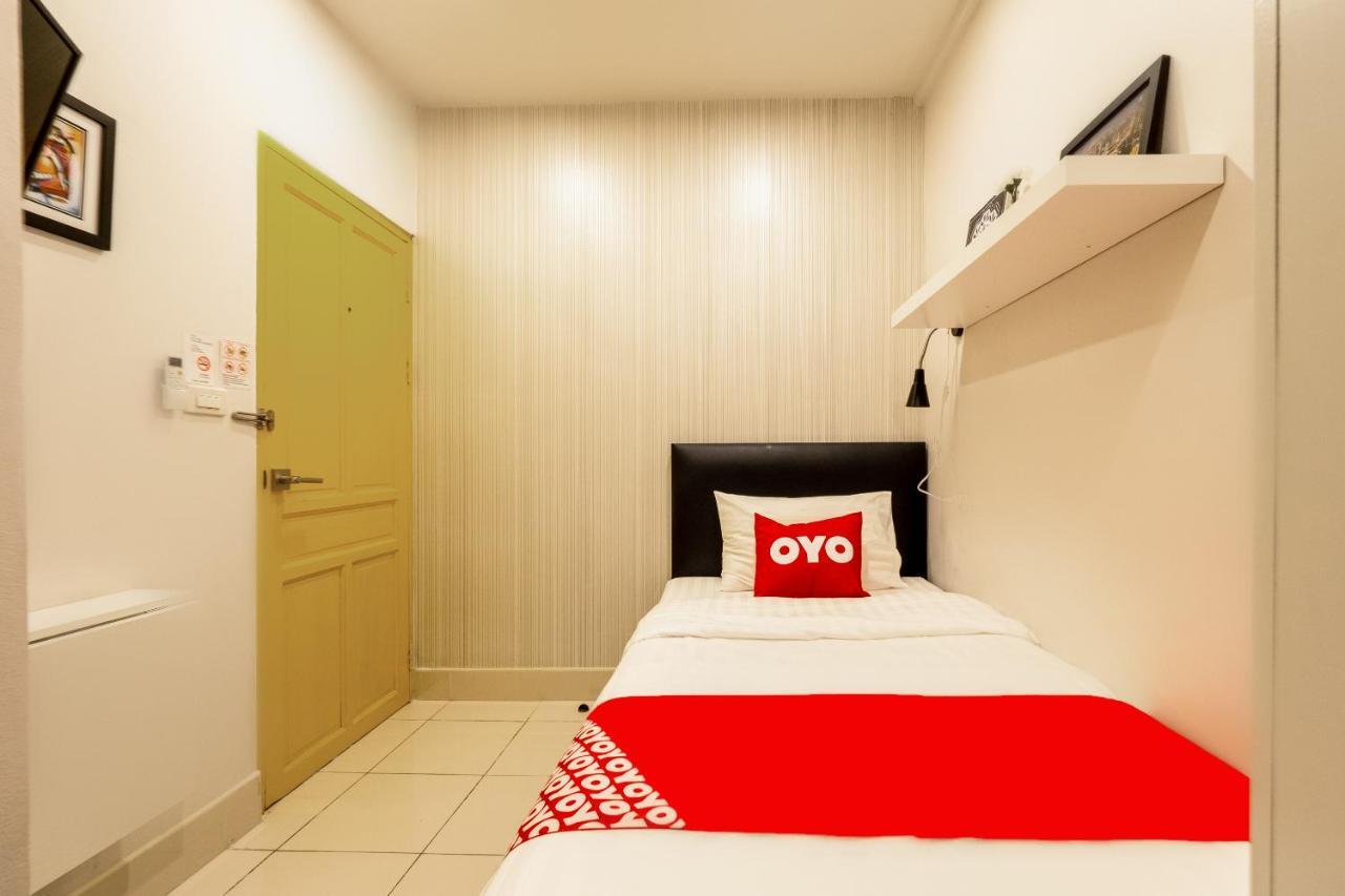 Oyo 960 The Urban Age Deluxe 2*