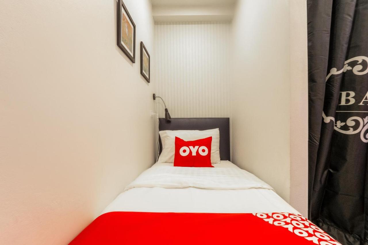 Hotel Oyo 960 The Urban Age Deluxe