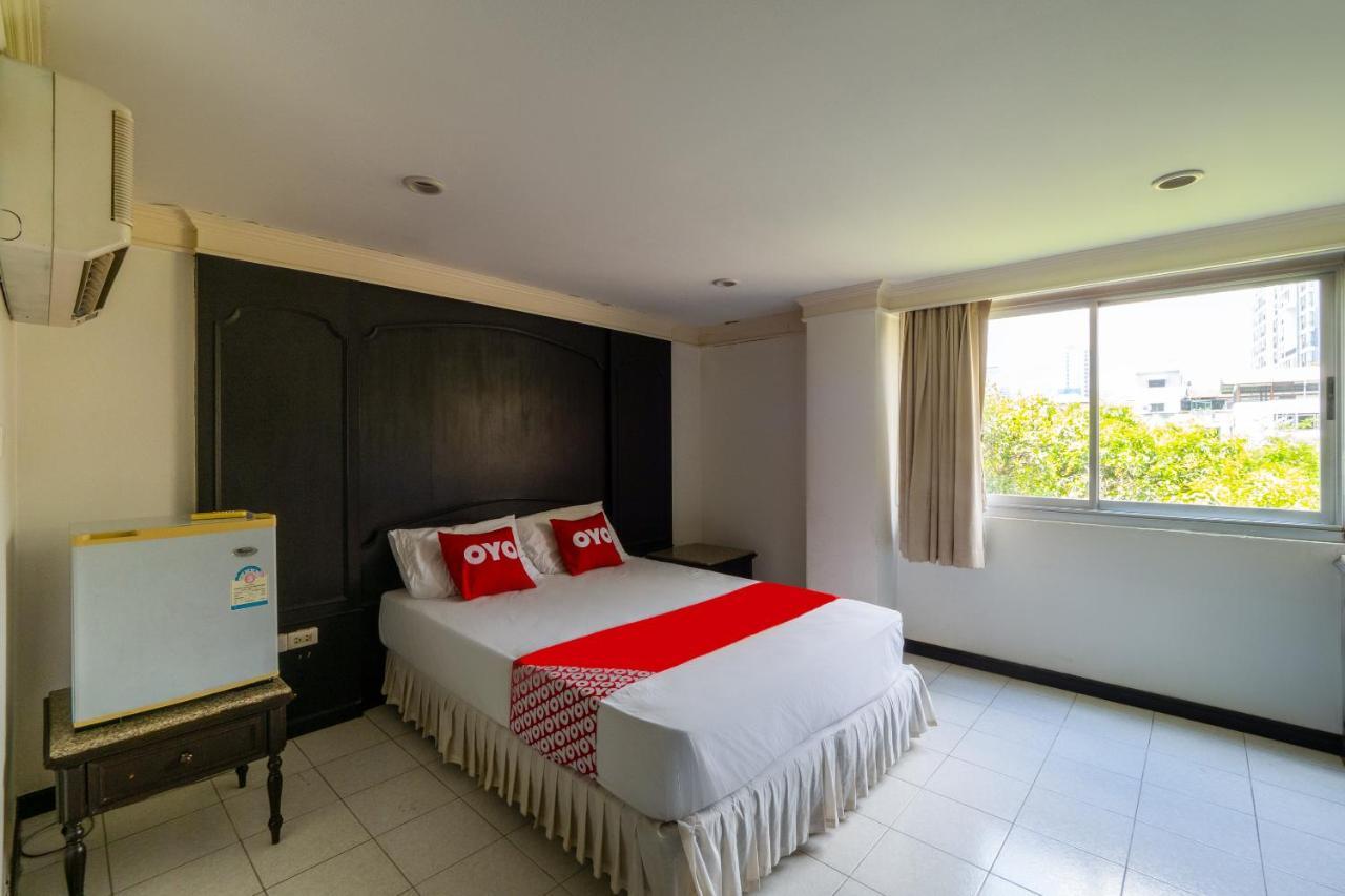 Oyo 1042 Boon's Hotell Bangkok