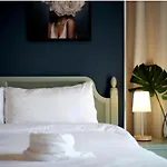 Sukhumvit Boutique Suite : Soi 13/ 10Min. From Bts Nana Station