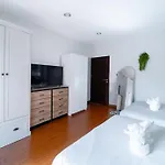 5 Star Spacious & Bright 4Br House With Cinema