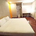 Go Inn Silom Bts Surasak Bkk โกอินน์ สีลม Bts สถานีสุรศักดิ์ X