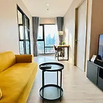 Bts Thonglor Luxury 35Sqm Condo With Pool & Sauna