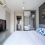 Luxurious Apartment With Train Access