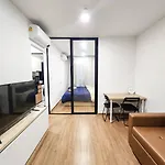 Lily Room - Mrt Phasi Chareon