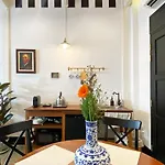 Cozy Artist Gem In Chinatown, Stroll To Mrt & More