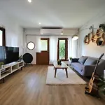 House In Pridi - Stylish 3Br Pet-Friendly