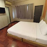 X Go Inn Bts Silom Saint Louis