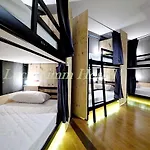 Luck Yimm Hostel (Adults Only)