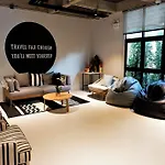Bedspread Hostel - Adults Only