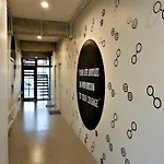 Bedspread Hostel - Adults Only