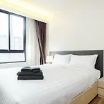 Circle S Sukhumvit 12 By Favstay