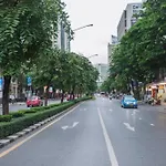 S1 Large Duplex Silom 3 Beds, Full Kitchen WIFI