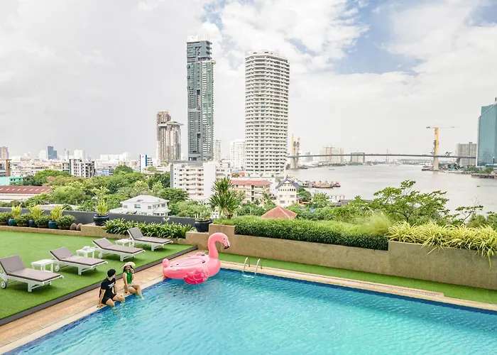 Montien Riverside Hotel