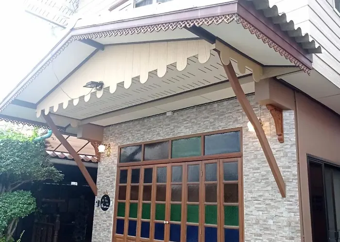 Baan Chay Sala, 2 Bedrooms House Near Airport
