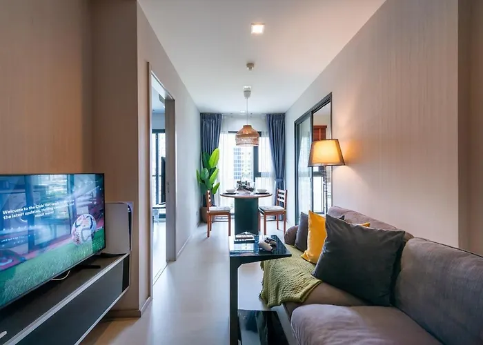 Apartment With Train Access - Luxurious & Cozy