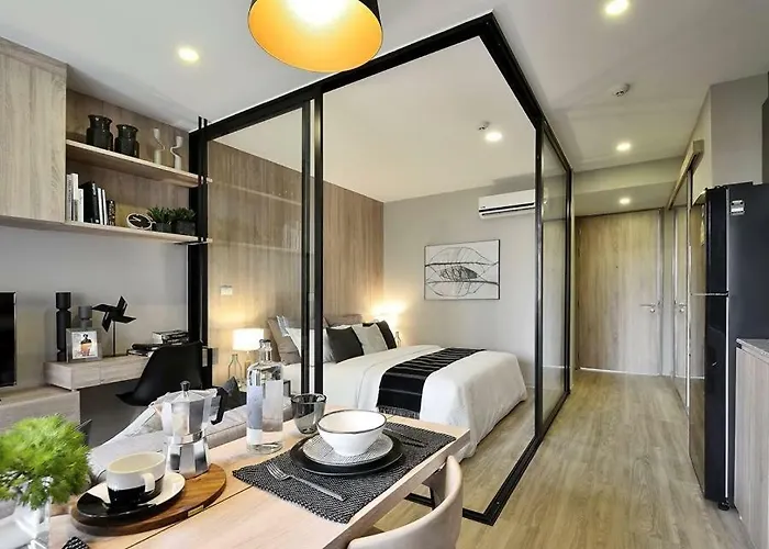 Blossom Condo Sathorn Charoenrat
