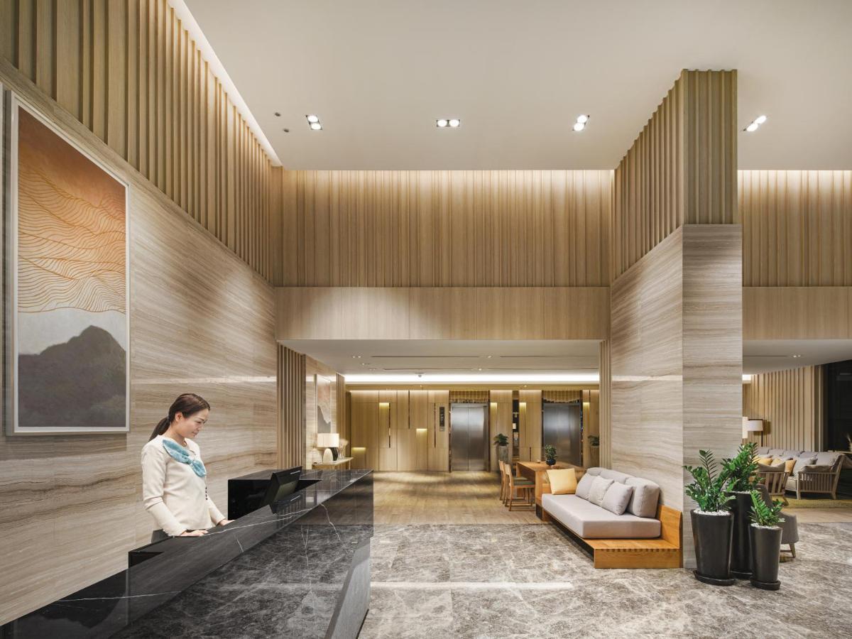 Khách sạn Oakwood 5*