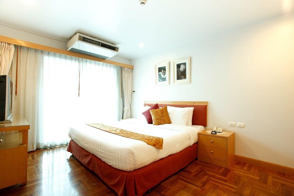 Chaidee Mansion 3*