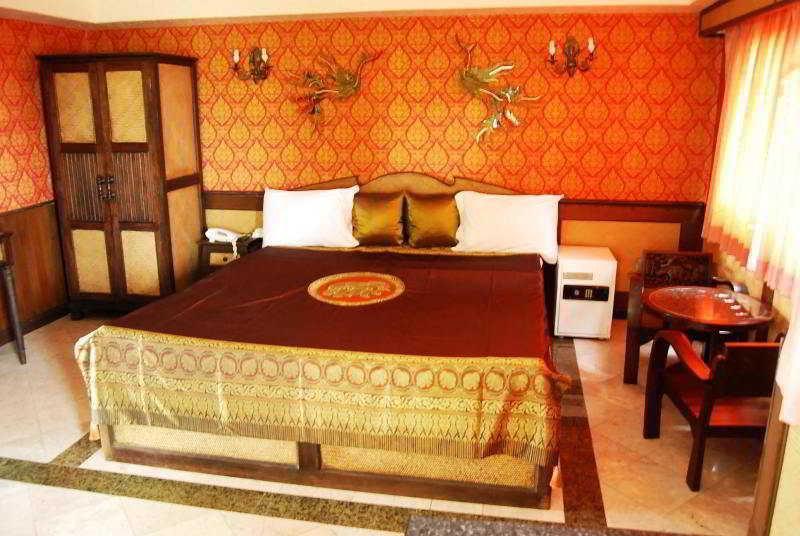 13 Coins Airport Min Buri Hotel
